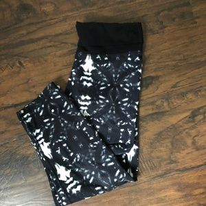 Fabletics Patterned Cropped Leggings